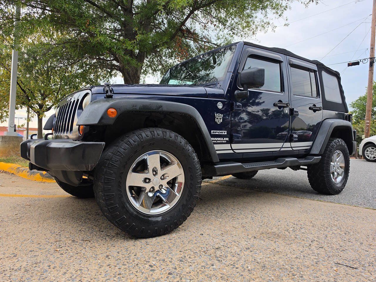 Used 2013 Jeep Wrangler Unlimited Sport AWD/4WD image 2