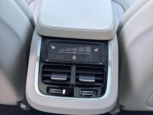 New 2025 Volvo XC90 B6 Plus image 8