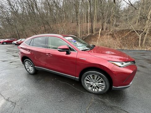 Certified 2021 Toyota Venza Limited image 11