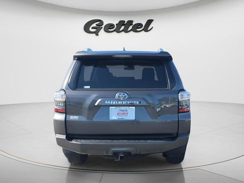 Used 2018 Toyota 4Runner SR5 AWD/4WD image 6