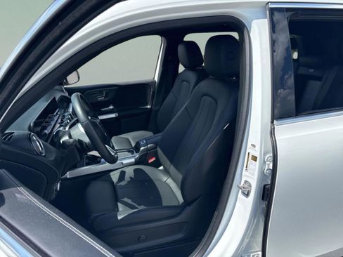 Used 2025 Mercedes-Benz GLB 250 image 24
