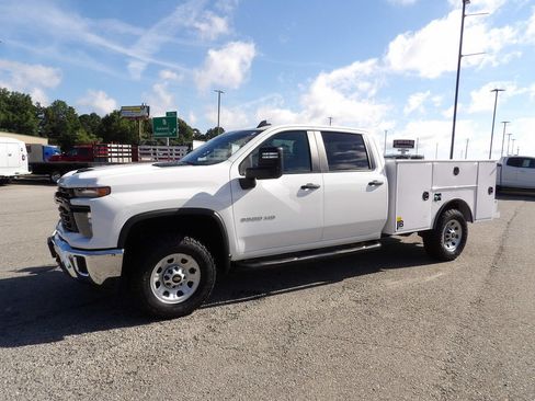 Used 2025 Chevrolet Silverado 3500 W/T w/ WT/CX Safety Package AWD/4WD image 3