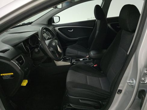 Used 2017 Hyundai Elantra GT image 10