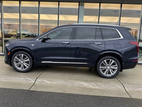 Used 2021 Cadillac XT6 Premium Luxury image 2