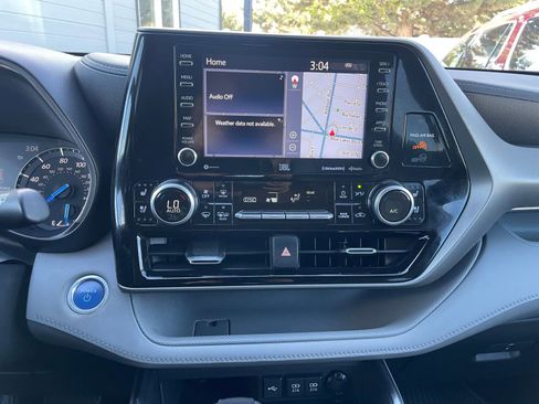 Used 2020 Toyota Highlander Limited image 14