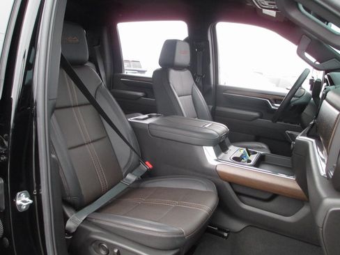 Certified 2024 Chevrolet Silverado 2500 High Country w/ Midnight Edition image 22