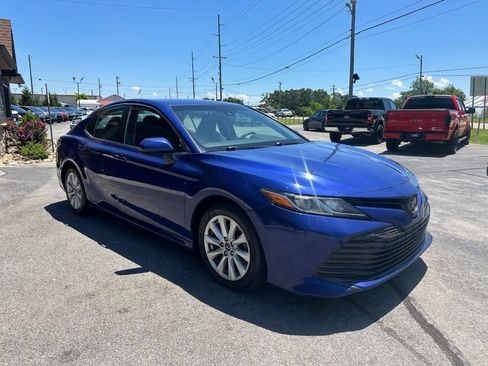 Used 2018 Toyota Camry LE FWD image 8