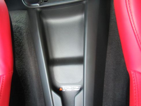 Used 2024 Chevrolet Corvette Stingray Preferred Conv w/ Z51 Performance Package RWD image 31