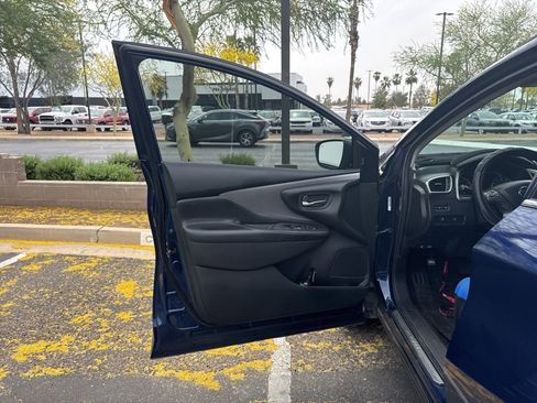 Used 2020 Nissan Murano SV w/ Premium Package image 17