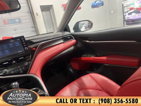 Used 2022 Toyota Camry XSE image 18