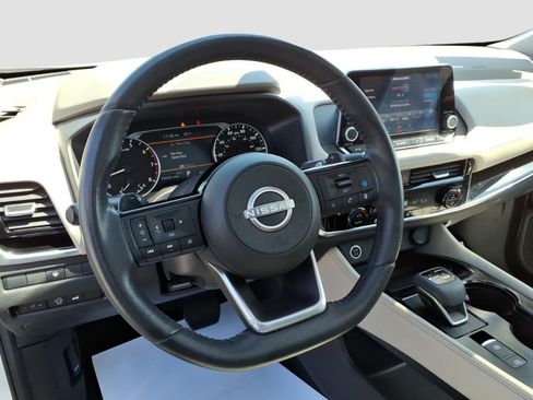 Used 2023 Nissan Rogue SL AWD/4WD image 12
