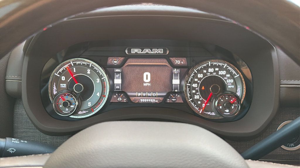 Used 2022 RAM 2500 Limited AWD/4WD image 18