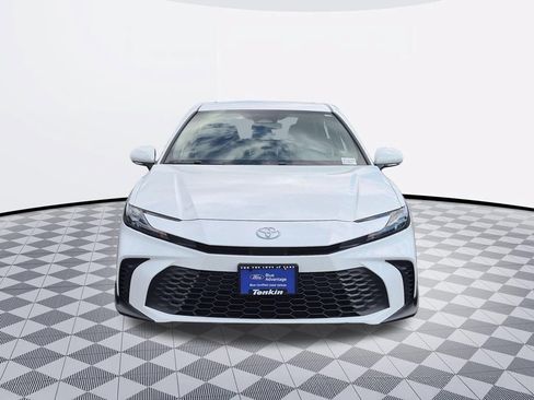 Used 2025 Toyota Camry SE FWD image 9
