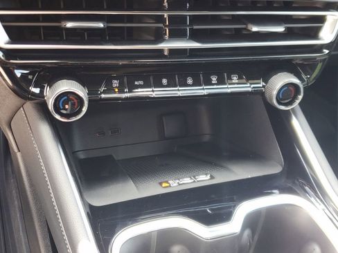 New 2026 Chevrolet Traverse LT w/ LPO, Floor Liner Package FWD image 27