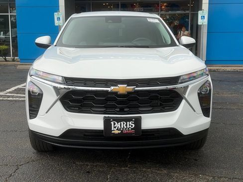 New 2026 Chevrolet Trax LS w/ LS Convenience Package FWD image 2