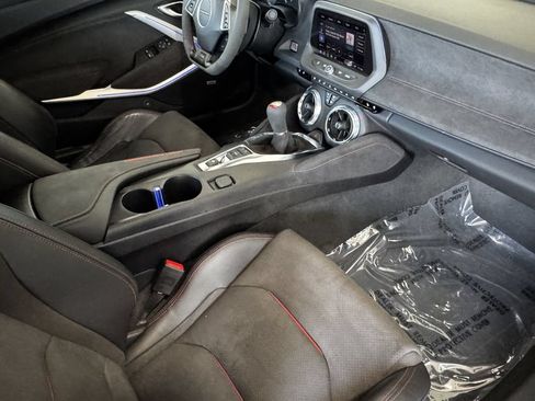 Used 2022 Chevrolet Camaro ZL1 RWD image 17