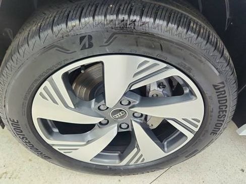 Used 2025 Audi Q6 e-tron Premium Plus image 58