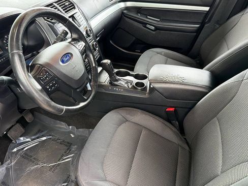 Used 2017 Ford Explorer XLT FWD image 12