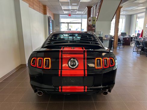 Used 2014 Ford Mustang GT Premium RWD image 9