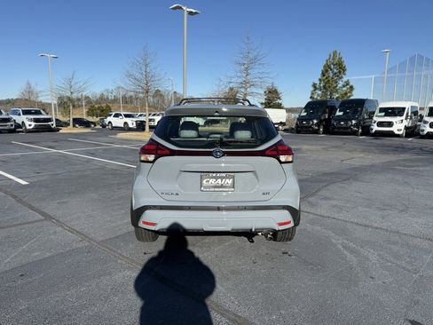 Used 2021 Nissan Kicks SR w/ SR Premium Package image 6