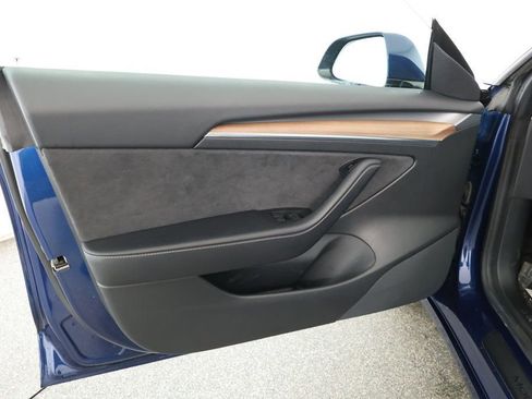 Used 2021 Tesla Model 3 Standard Range Plus image 9