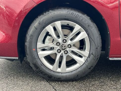 New 2026 Toyota Sienna Limited image 5