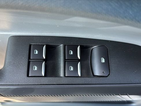 Used 2023 Ford Maverick XL FWD image 16