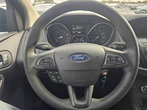 Used 2016 Ford Focus SE w/ Reverse Sensing Package image 20