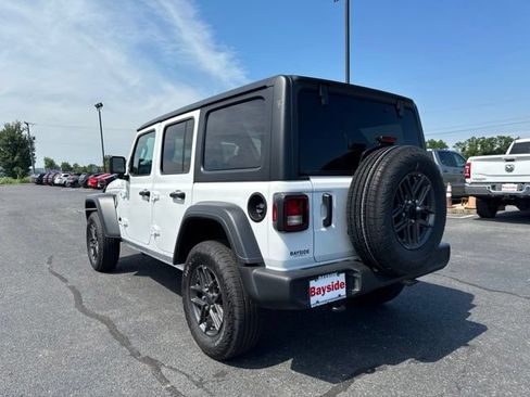 Used 2025 Jeep Wrangler Sport S AWD/4WD image 23