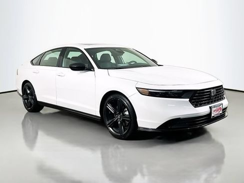 Used 2025 Honda Accord Sport image 15