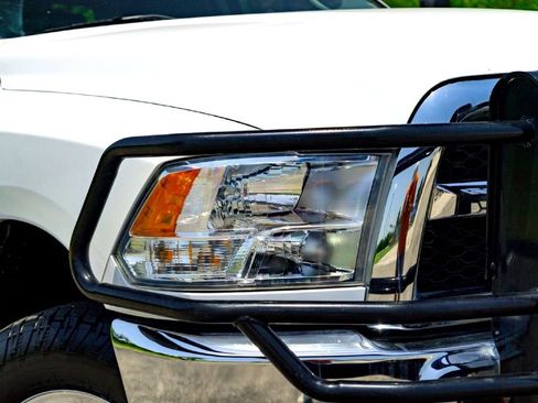 Used 2017 RAM 2500 Tradesman w/ Chrome Appearance Group AWD/4WD image 4