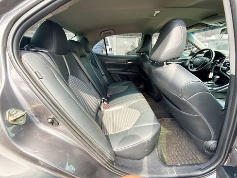 Used 2020 Toyota Camry SE FWD image 29