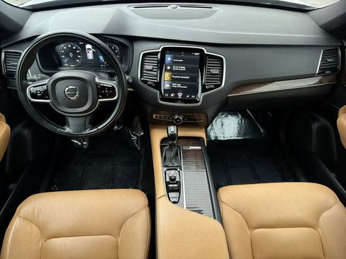 Used 2018 Volvo XC90 T6 Momentum w/ Convenience Package image 16