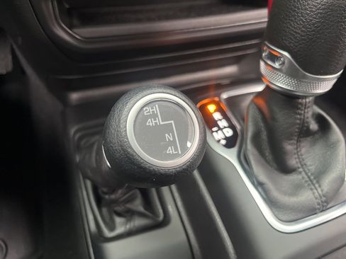 Used 2023 Jeep Wrangler Sport S image 37