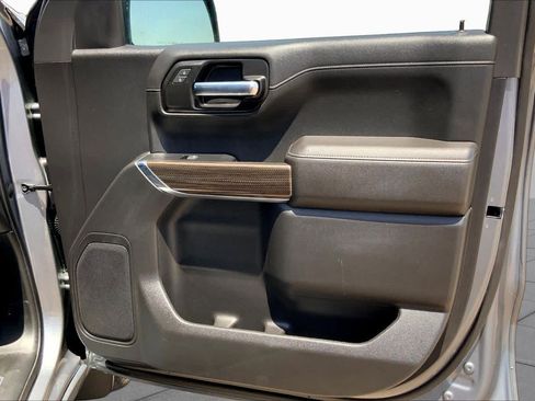 Used 2022 Chevrolet Silverado 1500 LT AWD/4WD image 23