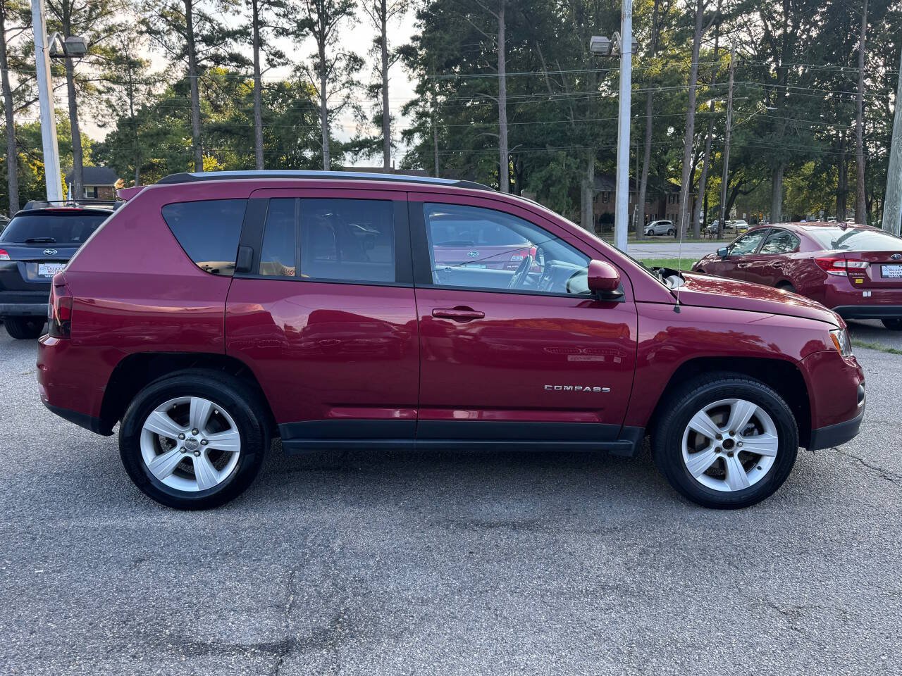 Used 2016 Jeep Compass Latitude AWD/4WD image 12