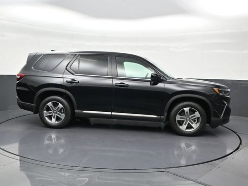 Used 2025 Honda Pilot EX-L image 6