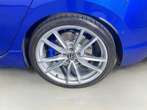 Used 2024 Volkswagen Golf R AWD/4WD image 33