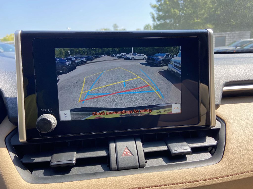Used 2025 Toyota RAV4 LE FWD image 21