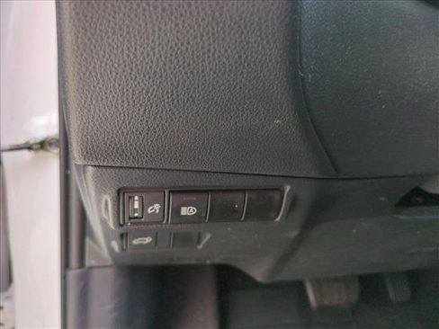 Used 2023 Toyota Corolla Cross XLE w/ Convenience Package FWD image 13