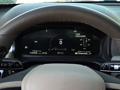 Used 2023 Lincoln Aviator Standard w/ Elements Package image 21