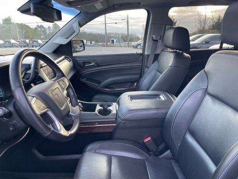 Used 2019 GMC Yukon XL SLT w/ Graphite Performance Edition image 7