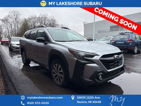 Used 2025 Subaru Outback Premium image 1
