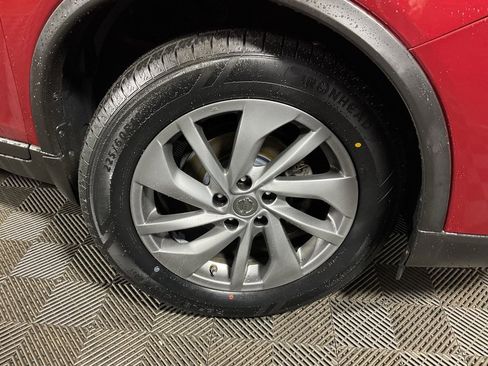 Used 2015 Nissan Rogue SL w/ SL Premium Package image 32