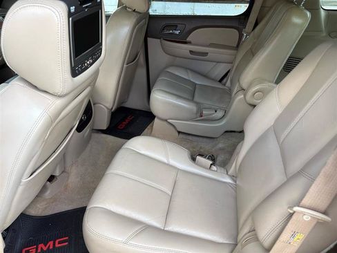 Used 2007 GMC Yukon SLT w/ SLT Preferred Equipment Group AWD/4WD image 13