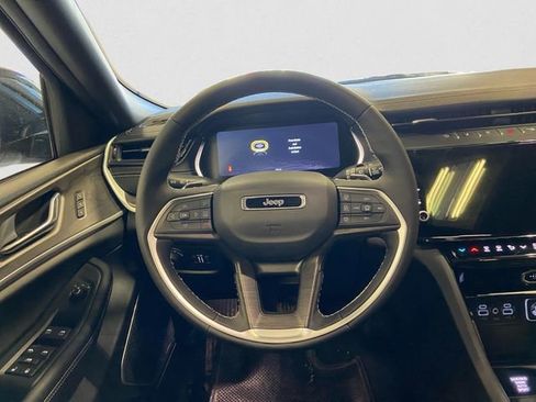 New 2026 Jeep Grand Cherokee Limited AWD/4WD image 13