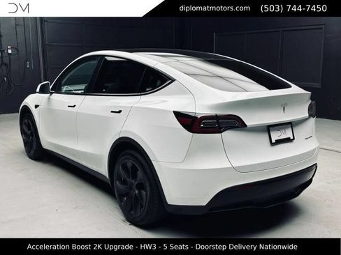 Used 2023 Tesla Model Y Long Range AWD/4WD image 5