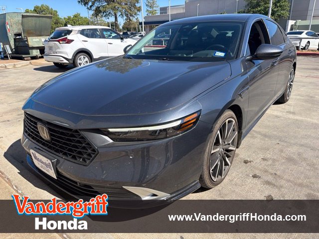 Used 2025 Honda Accord Touring image 1