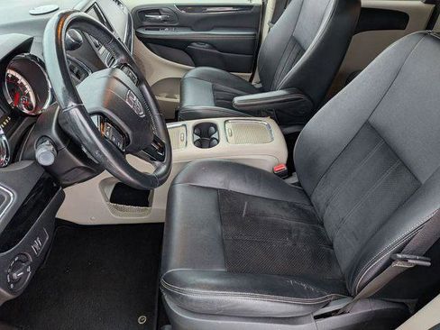 Certified 2018 Dodge Grand Caravan SXT image 10