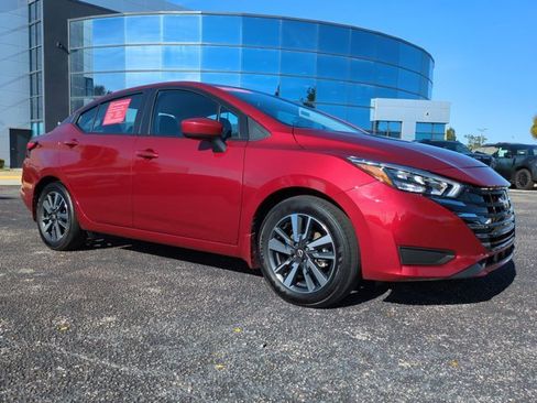 Used 2025 Nissan Versa SV w/ Trunk Package image 2